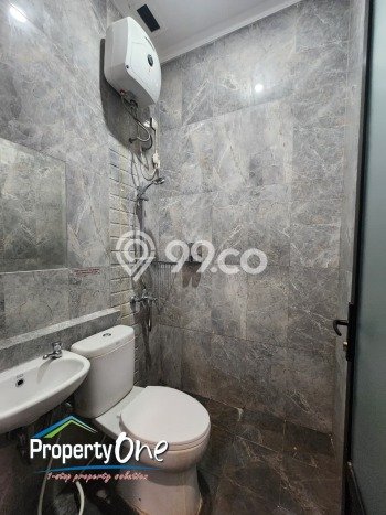 Rumah Kost Dijual Lokasi BSD, Tangerang Selatan, 24 Kamar Tidur, 24 Kamar Mandi, 750m2 Rumah Kost Dijual Lokasi BSD, Tangerang Selatan, 24 Kamar Tidur, 24 Kamar Mandi, 750m2