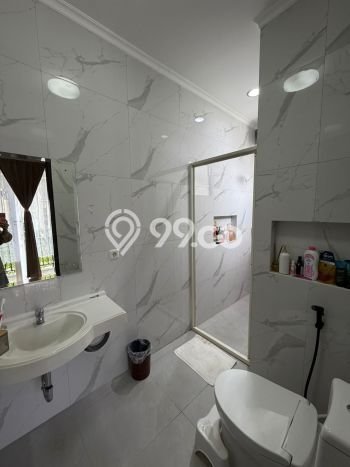 Rumah Eksklusif Siap Huni LT 144m2 di BSD, Tangerang Selatan Rumah Eksklusif Siap Huni LT 144m2 di BSD, Tangerang Selatan