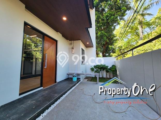 For Sale Rumah Mewah Exclusive di Serpong, Tangerang Selatan For Sale Rumah Mewah Exclusive di Serpong, Tangerang Selatan