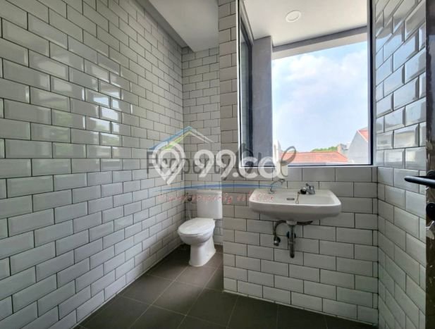 Jual Rumah Bagus Siap Huni LB 118m2 di BSD, Tangerang Selatan Jual Rumah Bagus Siap Huni LB 118m2 di BSD, Tangerang Selatan