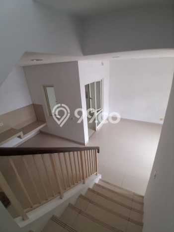 For Sale Rumah 3 Kamar Lokasi Strategis Nyaman dan Strategis di BSD For Sale Rumah 3 Kamar Lokasi Strategis Nyaman dan Strategis di BSD