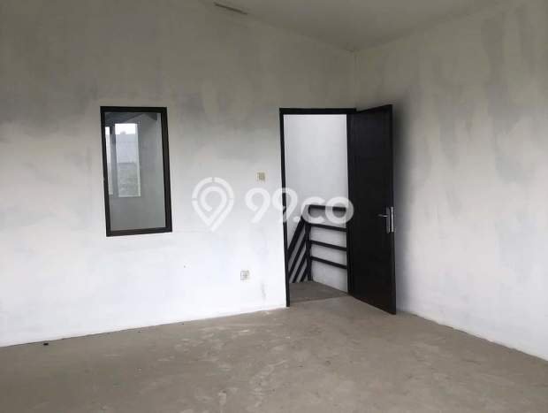 LOKASI PREMIUM! Gudang di , Luas 300m2m², Mainroad, Kawasan Komersial LOKASI PREMIUM! Gudang di , Luas 300m2m², Mainroad, Kawasan Komersial