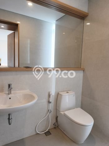 Rumah Mewah LB 140m2 Siap Huni Desain Elegan di Setra Duta, Bandung Rumah Mewah LB 140m2 Siap Huni Desain Elegan di Setra Duta, Bandung