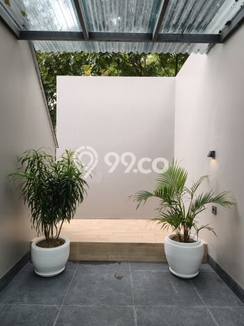 Rumah Mewah LB 140m2 Siap Huni Desain Elegan di Setra Duta, Bandung Rumah Mewah LB 140m2 Siap Huni Desain Elegan di Setra Duta, Bandung