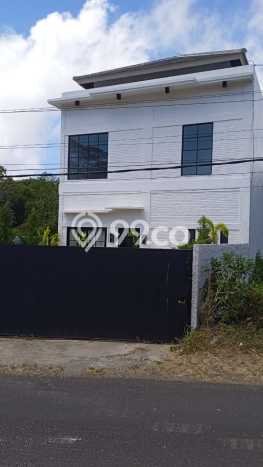 HOT DEAL! Vila Kawasan , Area 200m2m², Lokasi Strategis HOT DEAL! Vila Kawasan , Area 200m2m², Lokasi Strategis