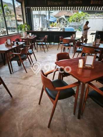 For Rent Komersial Kawasan Strategis di , Luas 200m2m², Siap Operasi For Rent Komersial Kawasan Strategis di , Luas 200m2m², Siap Operasi