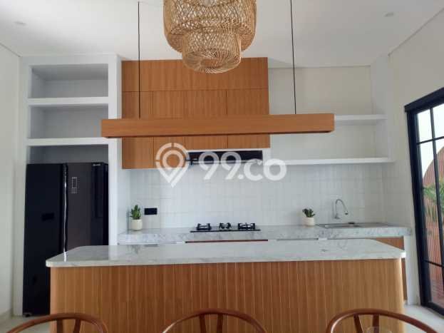 Vila Strategis Kawasan , Area 240m2m², Lokasi Premium dengan akses bagus Vila Strategis Kawasan , Area 240m2m², Lokasi Premium dengan akses bagus