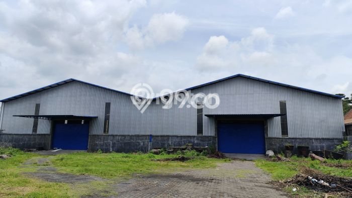 Unit Gudang Dijual di Tasikmadu Karanganyar Luas Bangunan 2500m2 Unit Gudang Dijual di Tasikmadu Karanganyar Luas Bangunan 2500m2