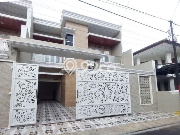 Siap Huni Hunian Elit 4 Kamar di Laweyan Dekat ke Mana Saja Siap Huni Hunian Elit 4 Kamar di Laweyan Dekat ke Mana Saja