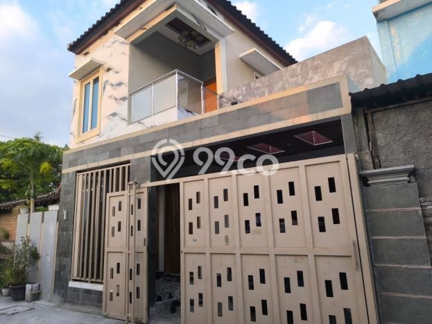 Jual Rumah Favorit Siap Huni LB 200m2 di Colomadu, Karanganyar Jual Rumah Favorit Siap Huni LB 200m2 di Colomadu, Karanganyar