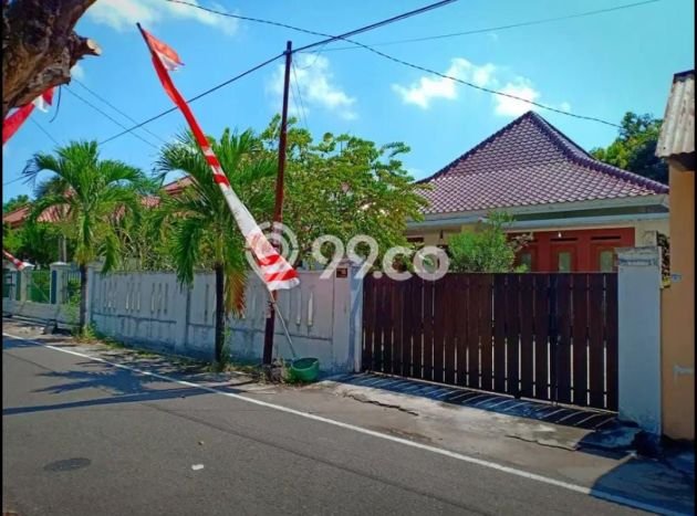 Rumah Eksklusif Dijual LT 743m2 di Banjarsari, Surakarta Rumah Eksklusif Dijual LT 743m2 di Banjarsari, Surakarta