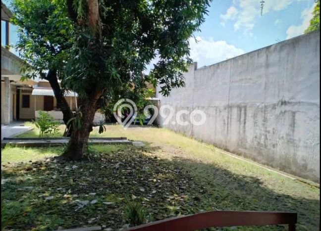 Rumah Eksklusif Dijual LT 743m2 di Banjarsari, Surakarta Rumah Eksklusif Dijual LT 743m2 di Banjarsari, Surakarta
