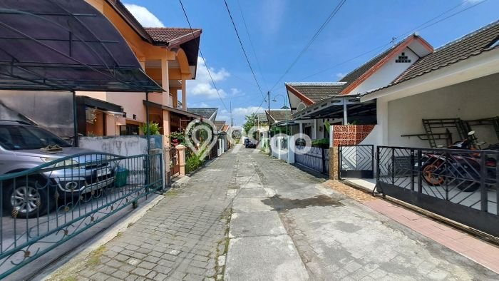 Rumah di Ngaglik, Ready, 2 KM, Dekat Ngaglik, Sleman, Sleman, Luas 122m2m² LB 115m2m² Rumah di Ngaglik, Ready, 2 KM, Dekat Ngaglik, Sleman, Sleman, Luas 122m2m² LB 115m2m²