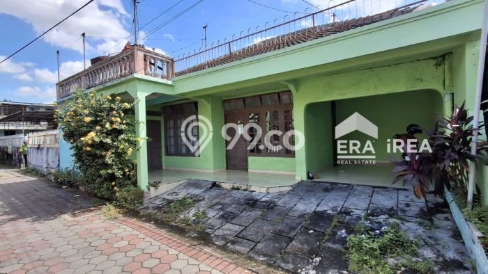 HARGA SPECIAL! Rumah Asri di Gondokusuman, Luas 136m2m² Bangunan 136m2m² HARGA SPECIAL! Rumah Asri di Gondokusuman, Luas 136m2m² Bangunan 136m2m²
