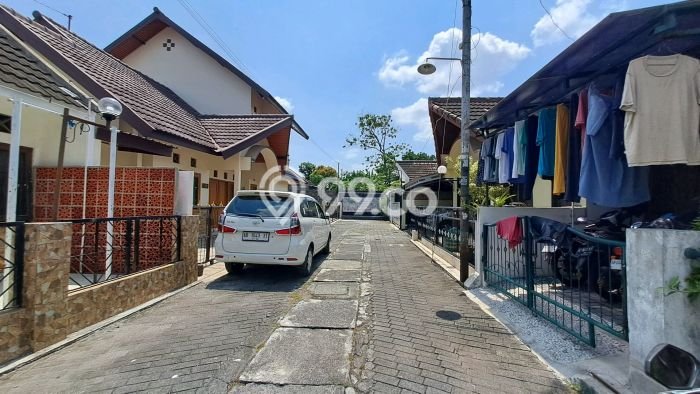 Rumah di Ngaglik, Ready, 2 KM, Dekat Ngaglik, Sleman, Sleman, Luas 122m2m² LB 115m2m² Rumah di Ngaglik, Ready, 2 KM, Dekat Ngaglik, Sleman, Sleman, Luas 122m2m² LB 115m2m²