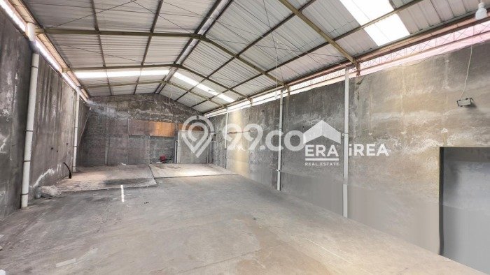Gudang untuk disewa di Jebres punya LT 128m2 & LB 100m2 harga sewa kompetitif Gudang untuk disewa di Jebres punya LT 128m2 & LB 100m2 harga sewa kompetitif
