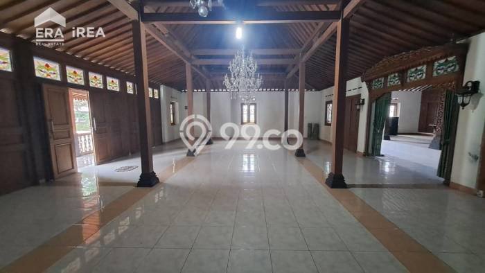 Rumah di Ngaglik, Siap Huni, 2 KM, Akses Ngaglik, Sleman, Sleman, LT 410m2m² LB 400m2m² Rumah di Ngaglik, Siap Huni, 2 KM, Akses Ngaglik, Sleman, Sleman, LT 410m2m² LB 400m2m²