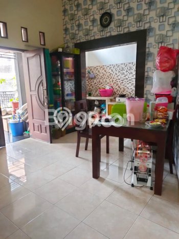 LOKASI PREMIUM! Ruko di Tlogomas, Luas 130m2m², Jalan Strategis LOKASI PREMIUM! Ruko di Tlogomas, Luas 130m2m², Jalan Strategis