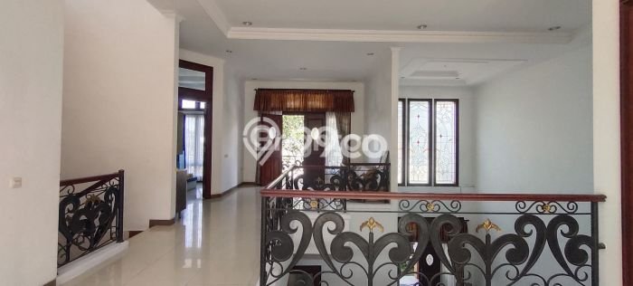 GOOD DEAL! Rumah di Araya, 4 KM, Siap Huni, LT 240m2m² LB 356m2m² GOOD DEAL! Rumah di Araya, 4 KM, Siap Huni, LT 240m2m² LB 356m2m²