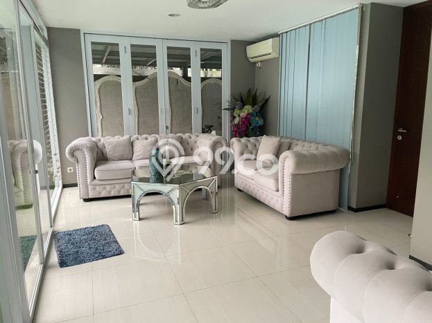 Siap Huni Rumah Mewah 5 Kamar di Pesanggrahan Dekat ke Mana Pun Siap Huni Rumah Mewah 5 Kamar di Pesanggrahan Dekat ke Mana Pun