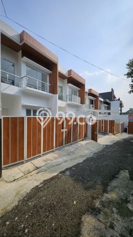 For Sale Rumah 3 Kamar Lokasi Ideal Nyaman dan Strategis di Jagakarsa For Sale Rumah 3 Kamar Lokasi Ideal Nyaman dan Strategis di Jagakarsa