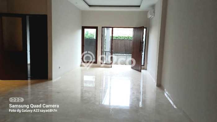 Hunian Eksklusif Dijual LT 140m2 di Pancoran, Jakarta Selatan Hunian Eksklusif Dijual LT 140m2 di Pancoran, Jakarta Selatan