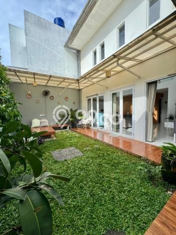 Rumah Mewah Siap Huni LT 234m2 di Cinere, Depok Rumah Mewah Siap Huni LT 234m2 di Cinere, Depok