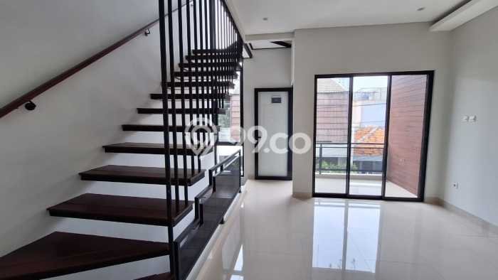 DIJUAL CEPAT! Rumah Tebet, Jakarta Selatan, LT 62m² Bangunan 270m² DIJUAL CEPAT! Rumah Tebet, Jakarta Selatan, LT 62m² Bangunan 270m²
