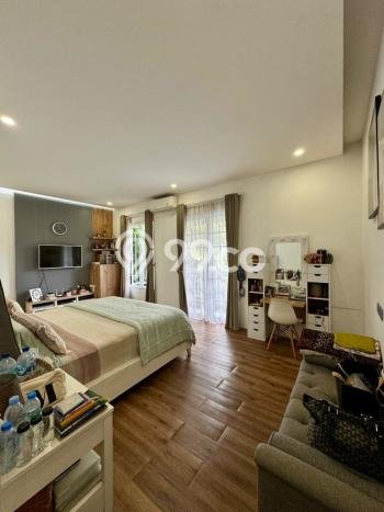 Rumah Mewah Siap Huni LT 234m2 di Cinere, Depok Rumah Mewah Siap Huni LT 234m2 di Cinere, Depok