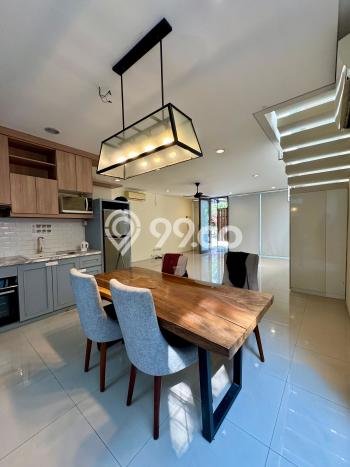 Rumah Kontrakan Jakarta Selatan LT 160m2 LB 220m2 Area Lebak Bulus Rumah Kontrakan Jakarta Selatan LT 160m2 LB 220m2 Area Lebak Bulus