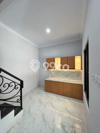 Rumah Modern Cantik 2 Kamar Bisa Langsung Pindah di Jagakarsa Rumah Modern Cantik 2 Kamar Bisa Langsung Pindah di Jagakarsa