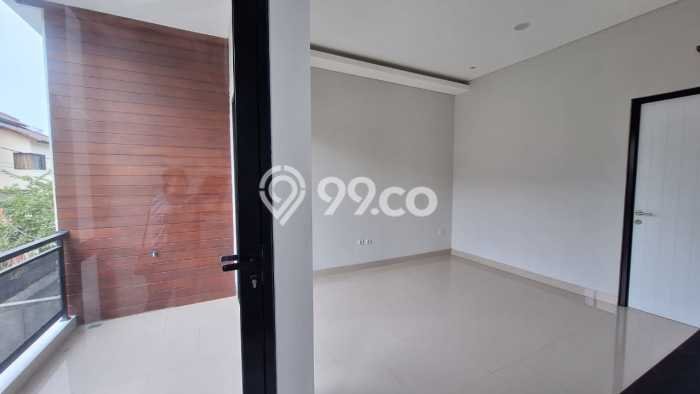 DIJUAL CEPAT! Rumah Tebet, Jakarta Selatan, LT 62m² Bangunan 270m² DIJUAL CEPAT! Rumah Tebet, Jakarta Selatan, LT 62m² Bangunan 270m²