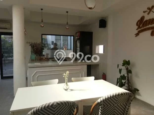 Unit Komersial Dijual di Jakarta Selatan LT 233m2 & LB 100m2 Unit Komersial Dijual di Jakarta Selatan LT 233m2 & LB 100m2