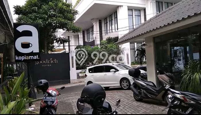 Unit Komersial Dijual di Jakarta Selatan LT 233m2 & LB 100m2 Unit Komersial Dijual di Jakarta Selatan LT 233m2 & LB 100m2