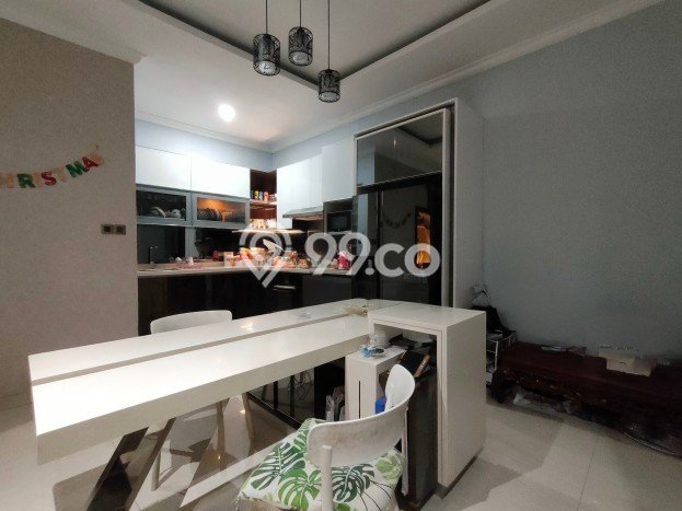 Hunian Elit LB 200m2 Siap Pakai Desain Elegan di Meruya, Jakarta Barat Hunian Elit LB 200m2 Siap Pakai Desain Elegan di Meruya, Jakarta Barat