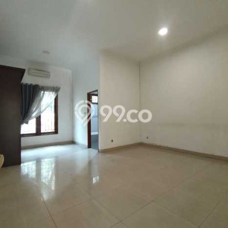 Ready to Use! Premium House LT 898m2 Desain Modern di Kemang Ready to Use! Premium House LT 898m2 Desain Modern di Kemang