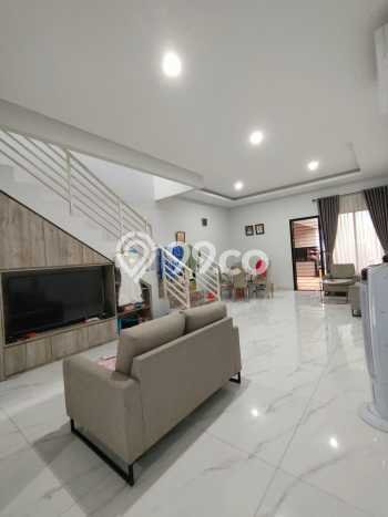 Ready to Use! Luxury House LT 125m2 Desain Elegan di Kav DKI Ready to Use! Luxury House LT 125m2 Desain Elegan di Kav DKI