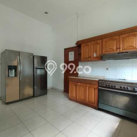 Ready to Use! Premium House LT 898m2 Desain Modern di Kemang Ready to Use! Premium House LT 898m2 Desain Modern di Kemang