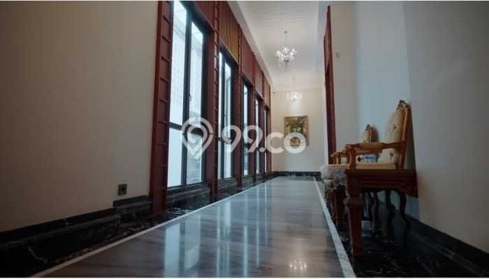 Rumah Elit Modern Tanpa Renovasi di Pantai Mutiara Jakarta Utara Rumah Elit Modern Tanpa Renovasi di Pantai Mutiara Jakarta Utara