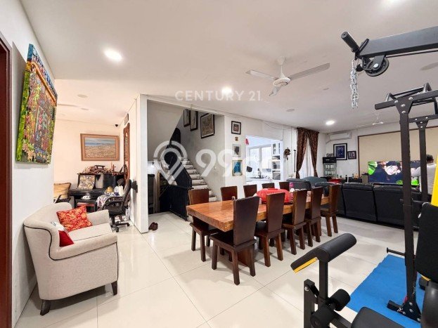 Rumah Elit LB 450m2 Siap Pakai Desain Elegan di Pondok Indah, Jakarta Selatan Rumah Elit LB 450m2 Siap Pakai Desain Elegan di Pondok Indah, Jakarta Selatan