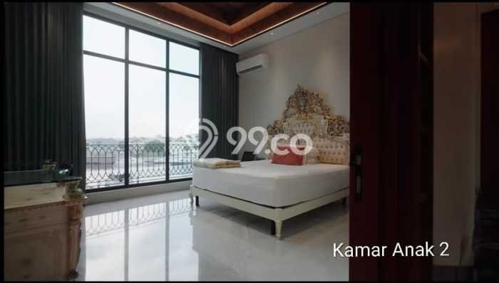 Rumah Elit Modern Tanpa Renovasi di Pantai Mutiara Jakarta Utara Rumah Elit Modern Tanpa Renovasi di Pantai Mutiara Jakarta Utara