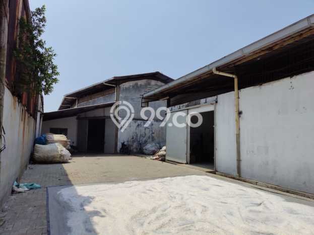 Unit Gudang Dijual di Jakarta Barat LT 2300m2 & LB 1600m2 Unit Gudang Dijual di Jakarta Barat LT 2300m2 & LB 1600m2