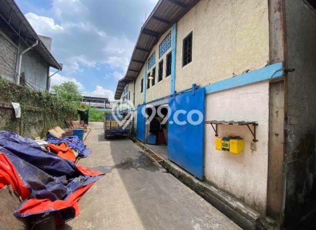 Area Ramai! Gudang Dijual di Bekasi Barat untuk Bisnis Luas Bangunan 700m2 Area Ramai! Gudang Dijual di Bekasi Barat untuk Bisnis Luas Bangunan 700m2
