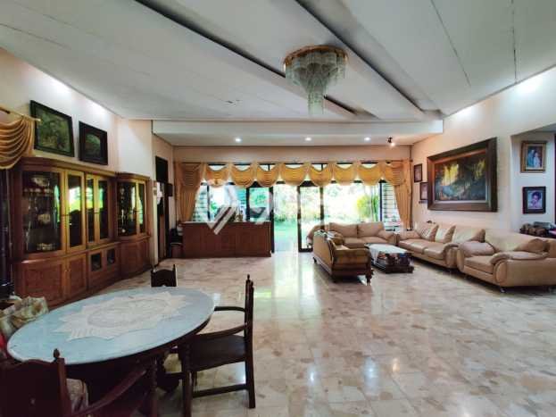Hunian Elit LB 325m2 Siap Huni Desain Elegan di Malang Kota, Malang Hunian Elit LB 325m2 Siap Huni Desain Elegan di Malang Kota, Malang