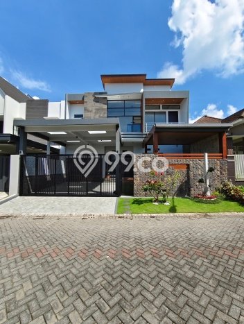 Ready to Use! Premium House LT 300m2 Desain Modern di Araya Ready to Use! Premium House LT 300m2 Desain Modern di Araya