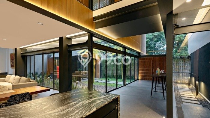 Hunian Mewah Siap Huni LT 700m2 di Kebayoran Baru, Jakarta Selatan Hunian Mewah Siap Huni LT 700m2 di Kebayoran Baru, Jakarta Selatan