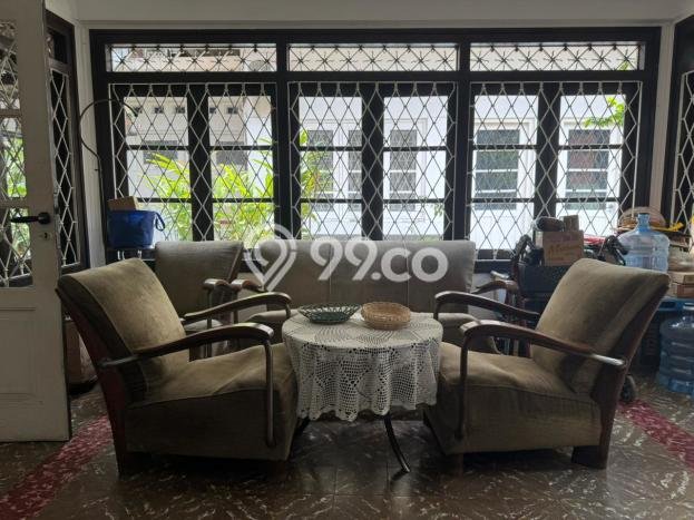 Siap Huni Rumah Mewah 6 Kamar di Kebayoran Baru Dekat ke Mana Saja Siap Huni Rumah Mewah 6 Kamar di Kebayoran Baru Dekat ke Mana Saja