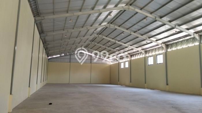 Gudang Disewa di Tangerang dengan LB 1038m2 Area Komersial Ramai Gudang Disewa di Tangerang dengan LB 1038m2 Area Komersial Ramai