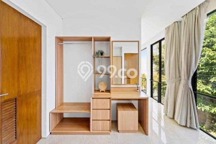 Rumah Nyaman di , Bandung, LT 350m2m² LB 300m2m² Rumah Nyaman di , Bandung, LT 350m2m² LB 300m2m²