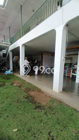 Hunian Mewah LB 700m2 Siap Pakai Desain Elegan di Riau, Bandung Hunian Mewah LB 700m2 Siap Pakai Desain Elegan di Riau, Bandung